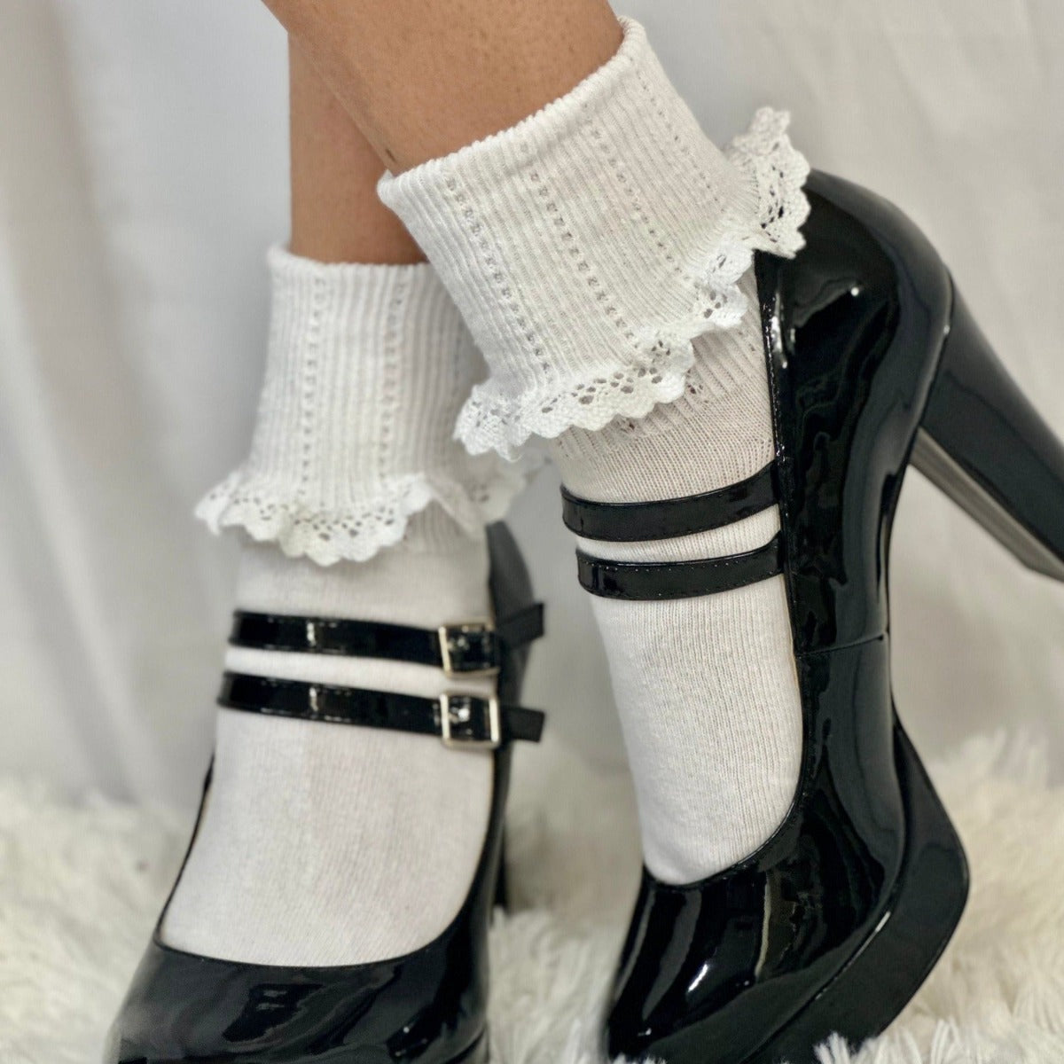White Eyelet Ruffle Socks 2154 - Mini Macarons Boutique