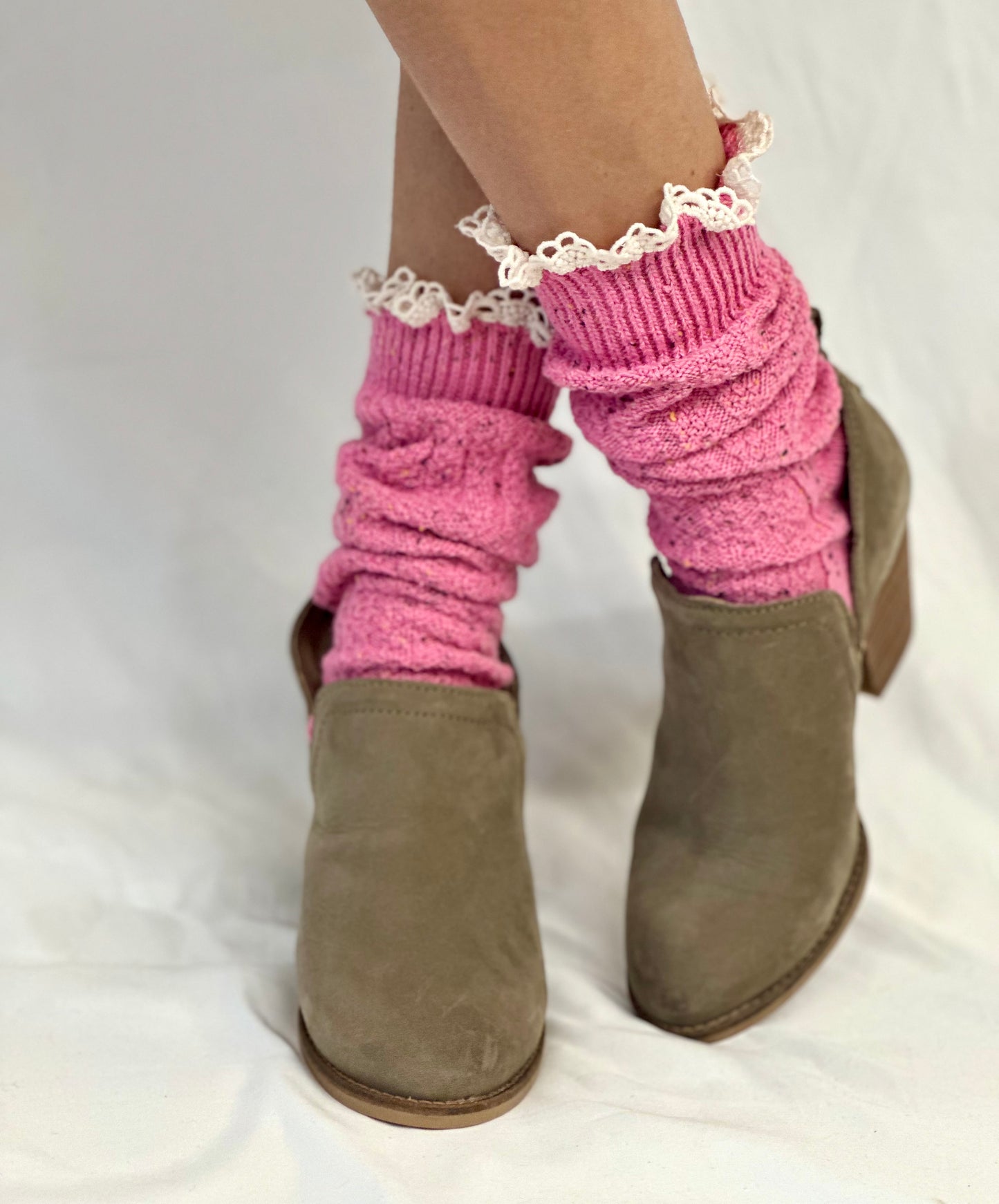 BOOTIE  lace slouch  socks - pink