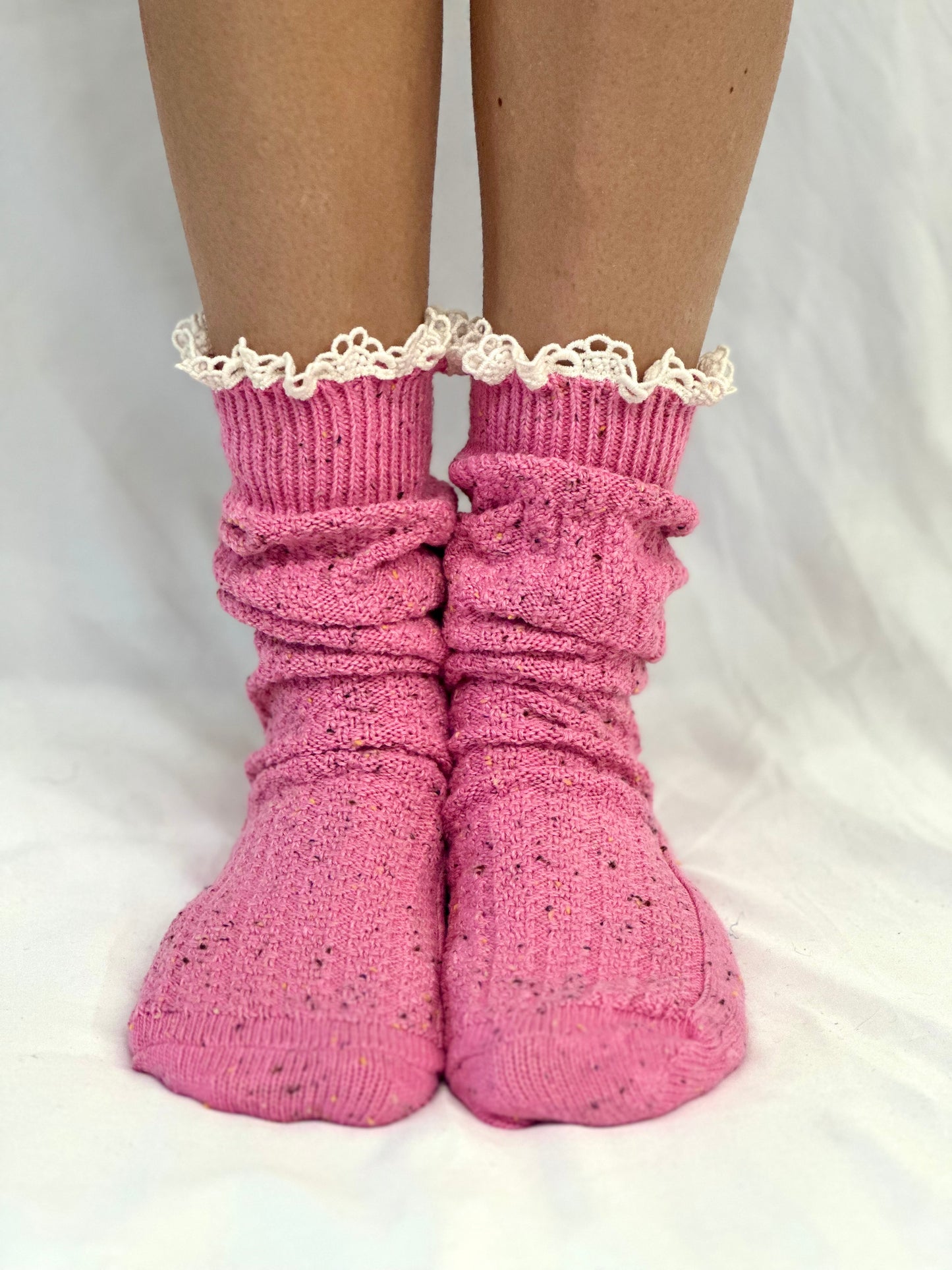 BOOTIE  lace slouch  socks - pink