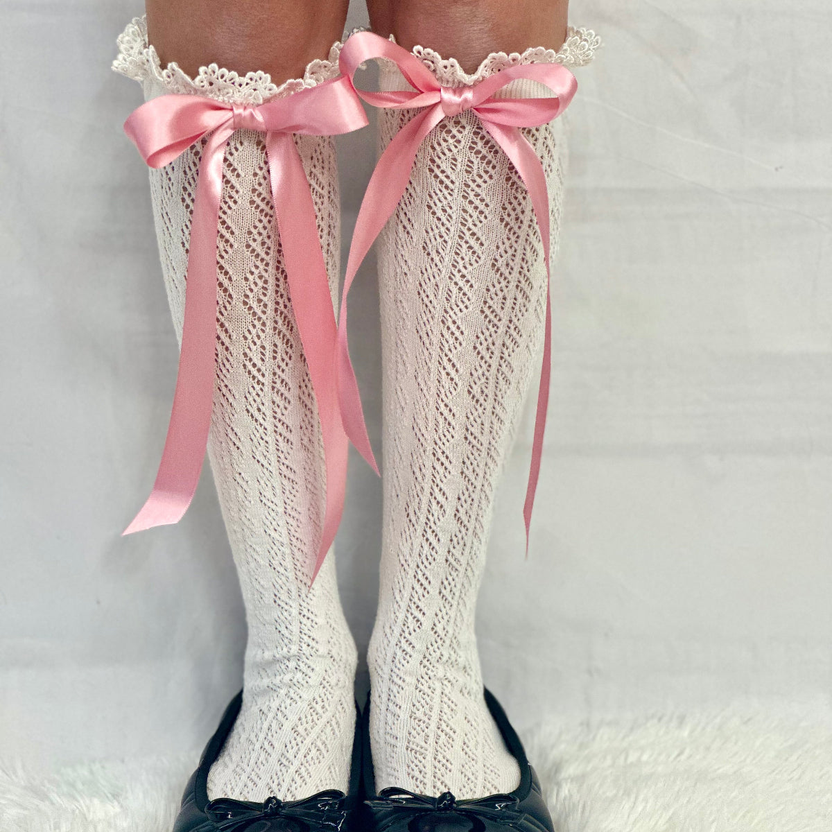 PARISIAN lace and bow knee socks - cream